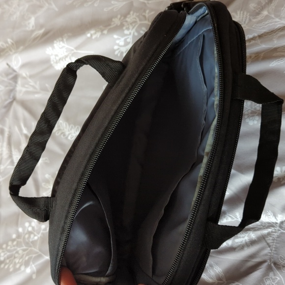 Amazon Basics tablet carrier - Picture 2 of 8